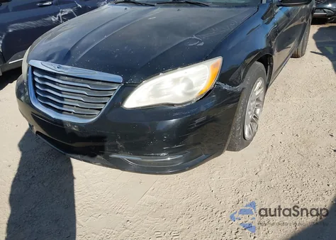 2014 Chrysler 200 Lx z USA, uszkodzony, nr VIN 1C3CCBAB0EN194740